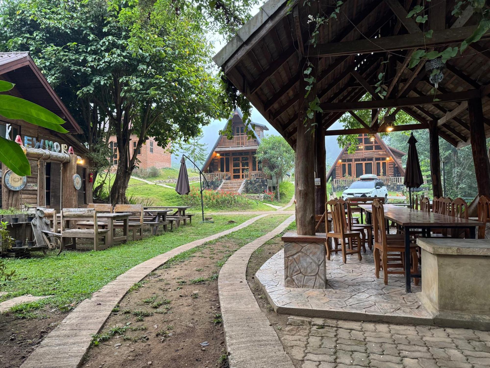 Ban Kaew Mo Ra Glamping & Restaurant Hotel Pang Mapha Eksteriør billede