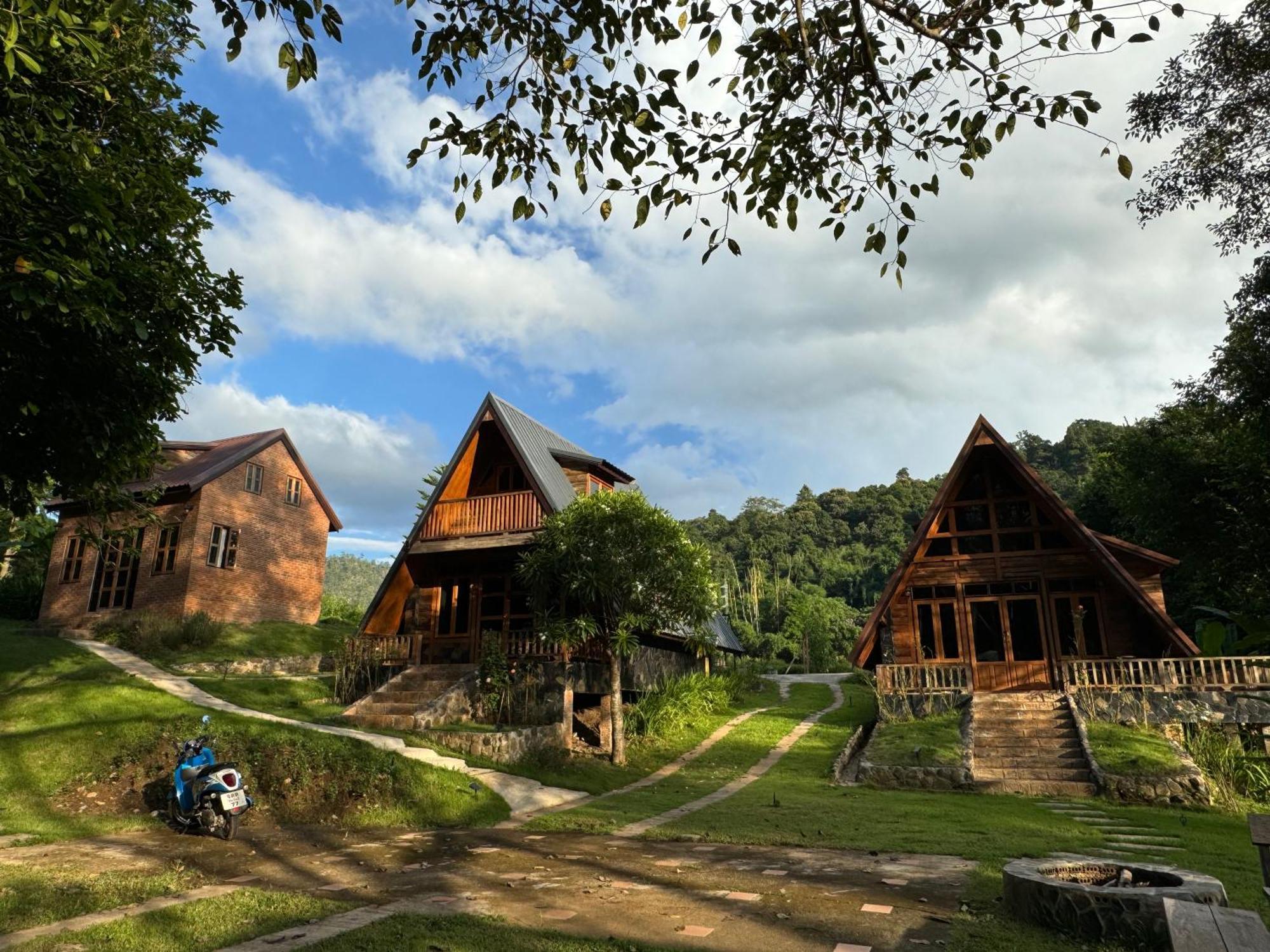 Ban Kaew Mo Ra Glamping & Restaurant Hotel Pang Mapha Eksteriør billede