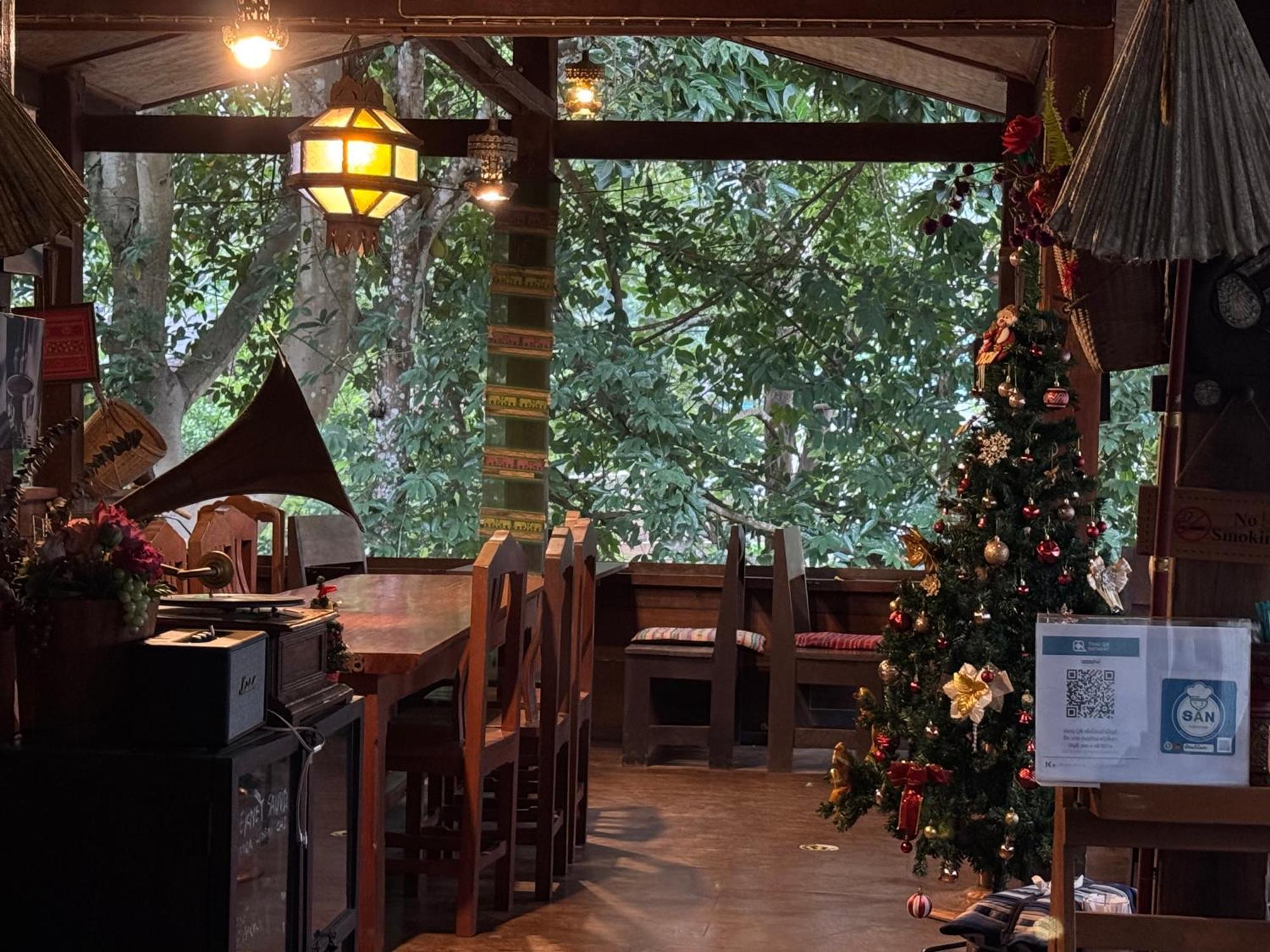 Ban Kaew Mo Ra Glamping & Restaurant Hotel Pang Mapha Eksteriør billede