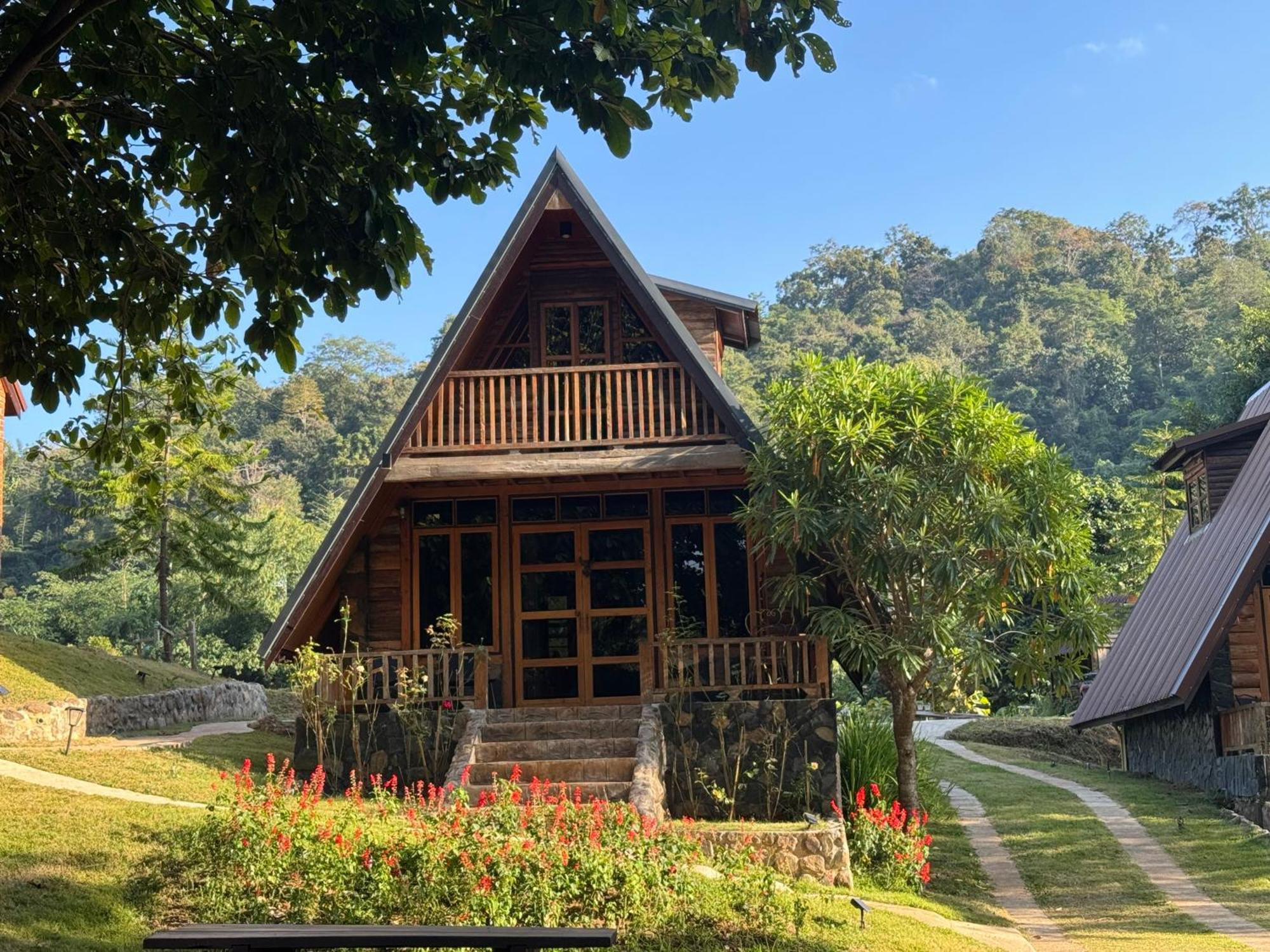 Ban Kaew Mo Ra Glamping & Restaurant Hotel Pang Mapha Eksteriør billede